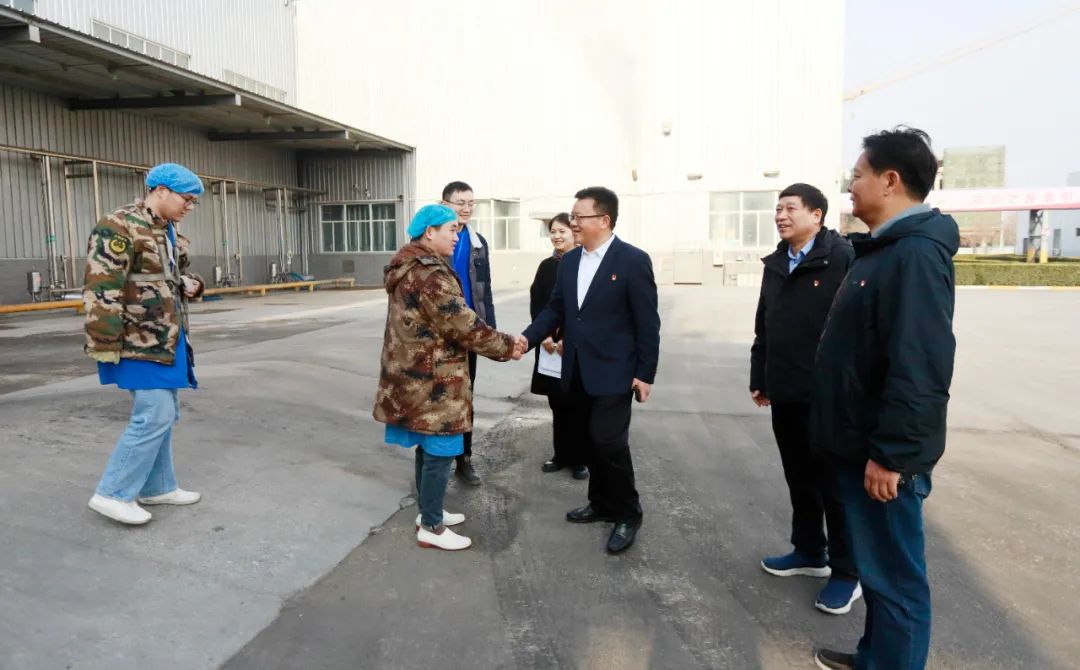 新春慰問送關(guān)懷——集團(tuán)黨委書記、董事長慰問春節(jié)期間堅守崗位的一線職工